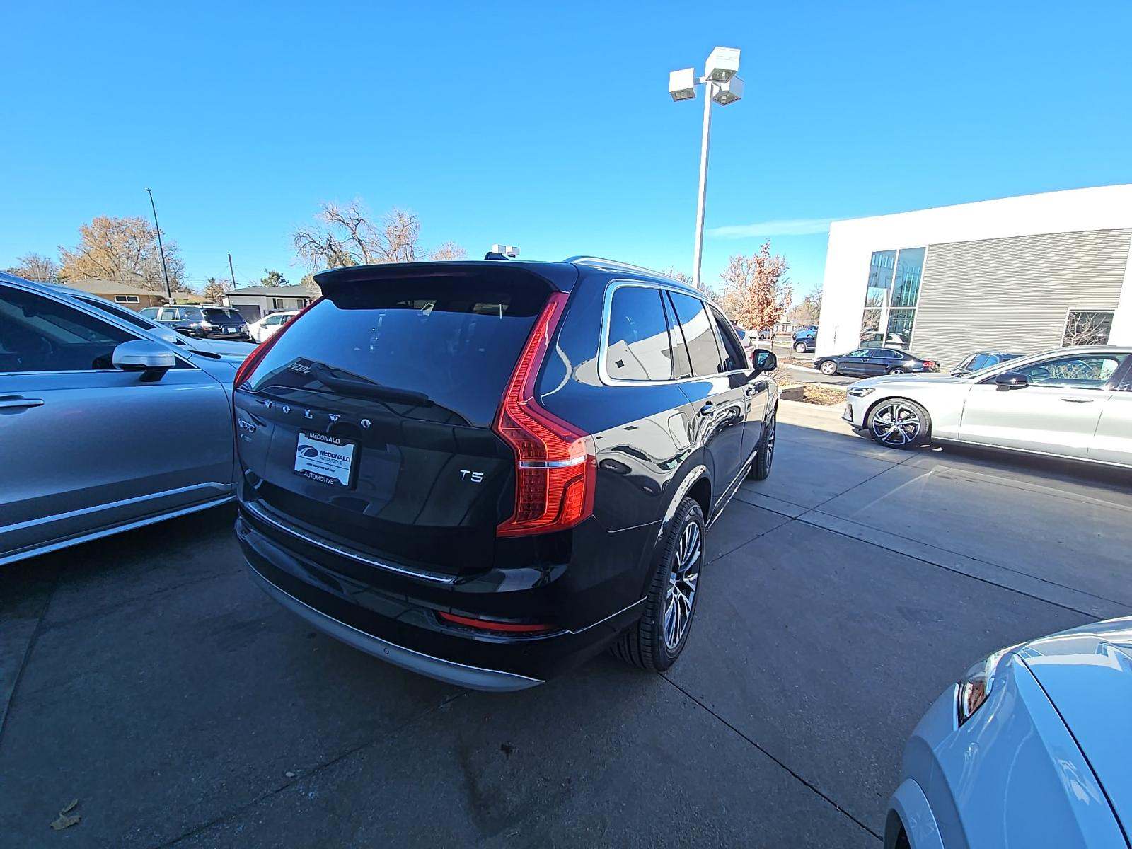 2022 Volvo XC90 T5 Momentum AWD