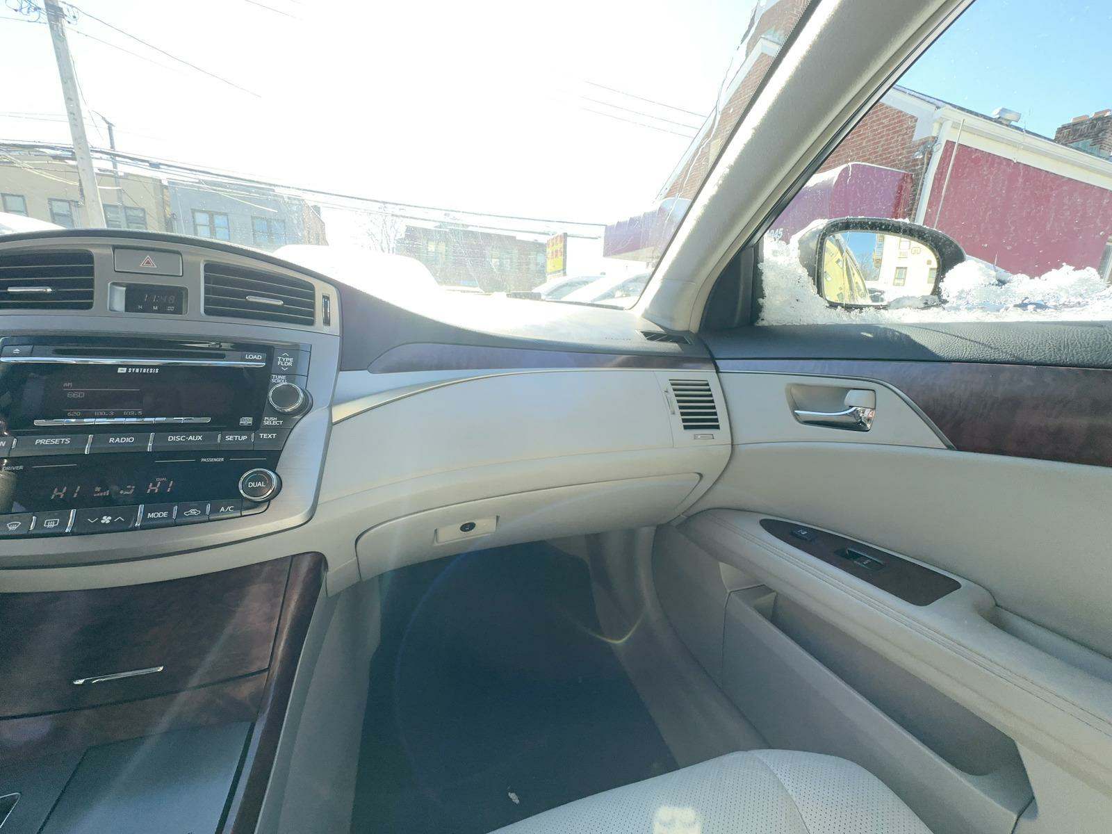 2011 Toyota Avalon Limited FWD