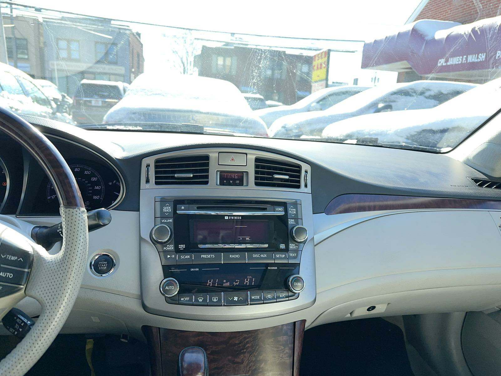 2011 Toyota Avalon Limited FWD