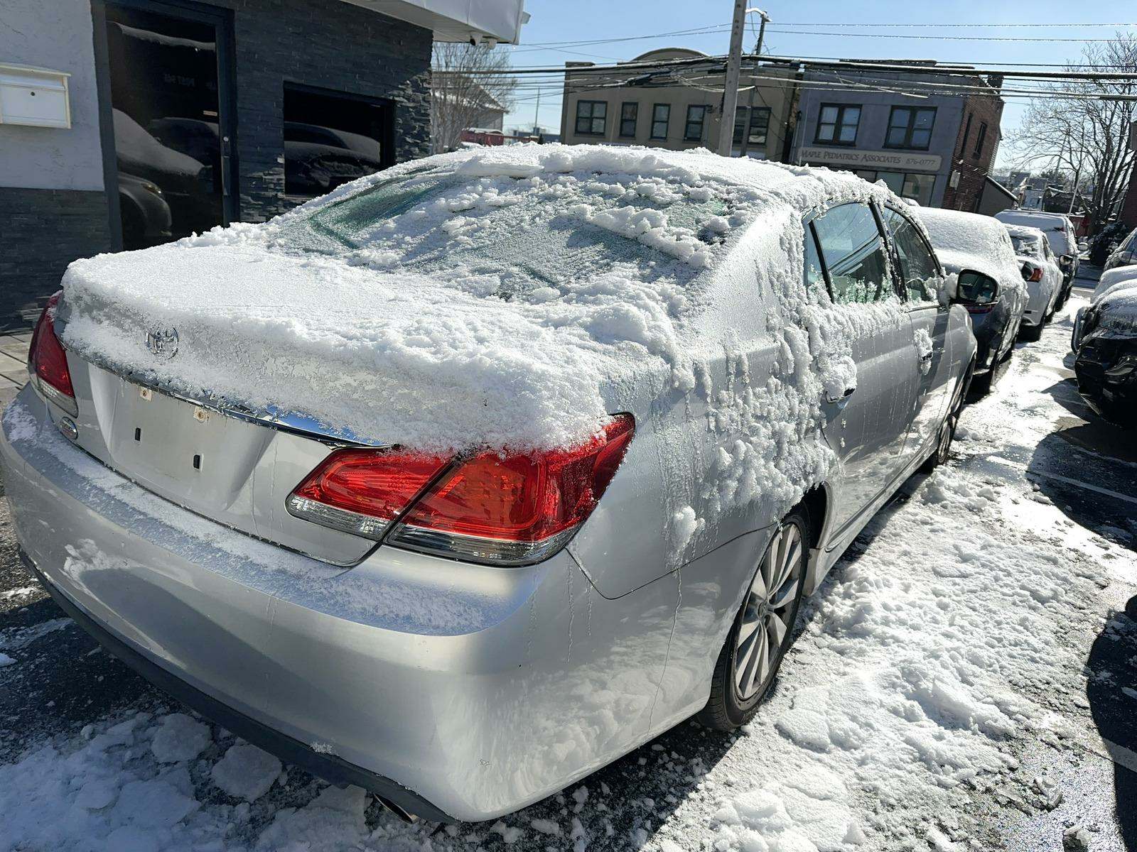 2011 Toyota Avalon Limited FWD