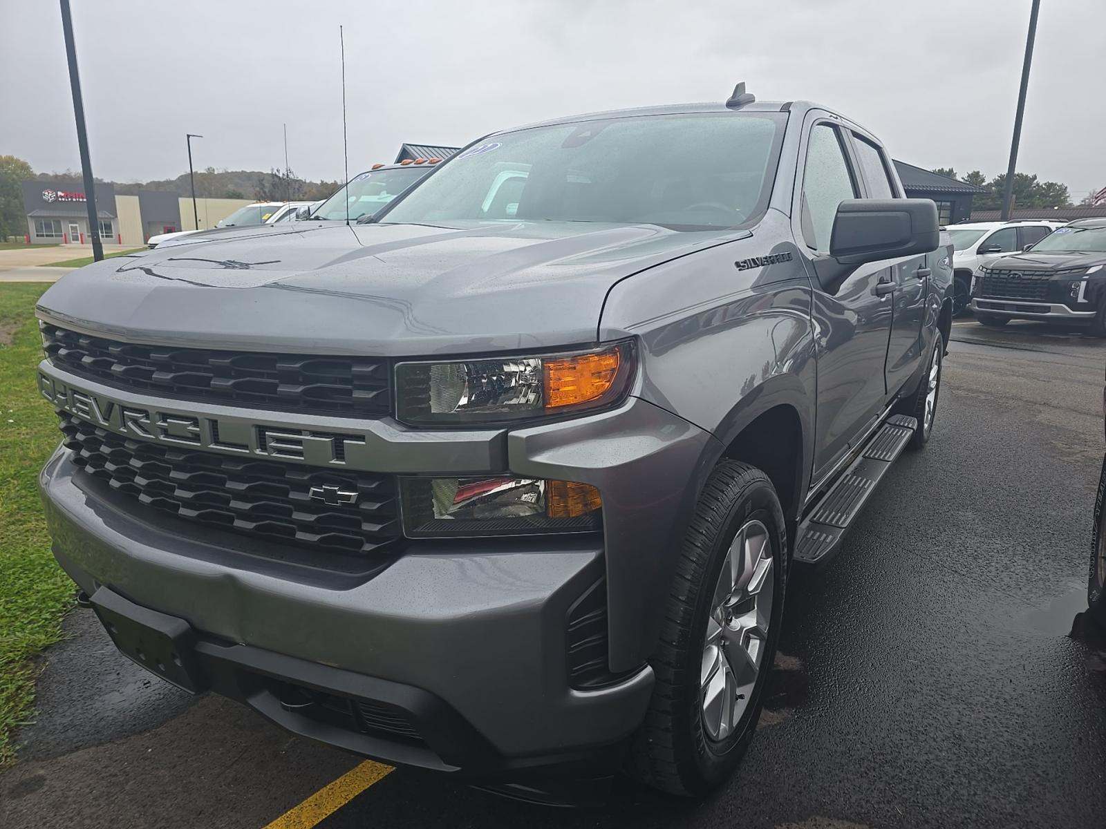 2022 Chevrolet Silverado 1500 Custom AWD