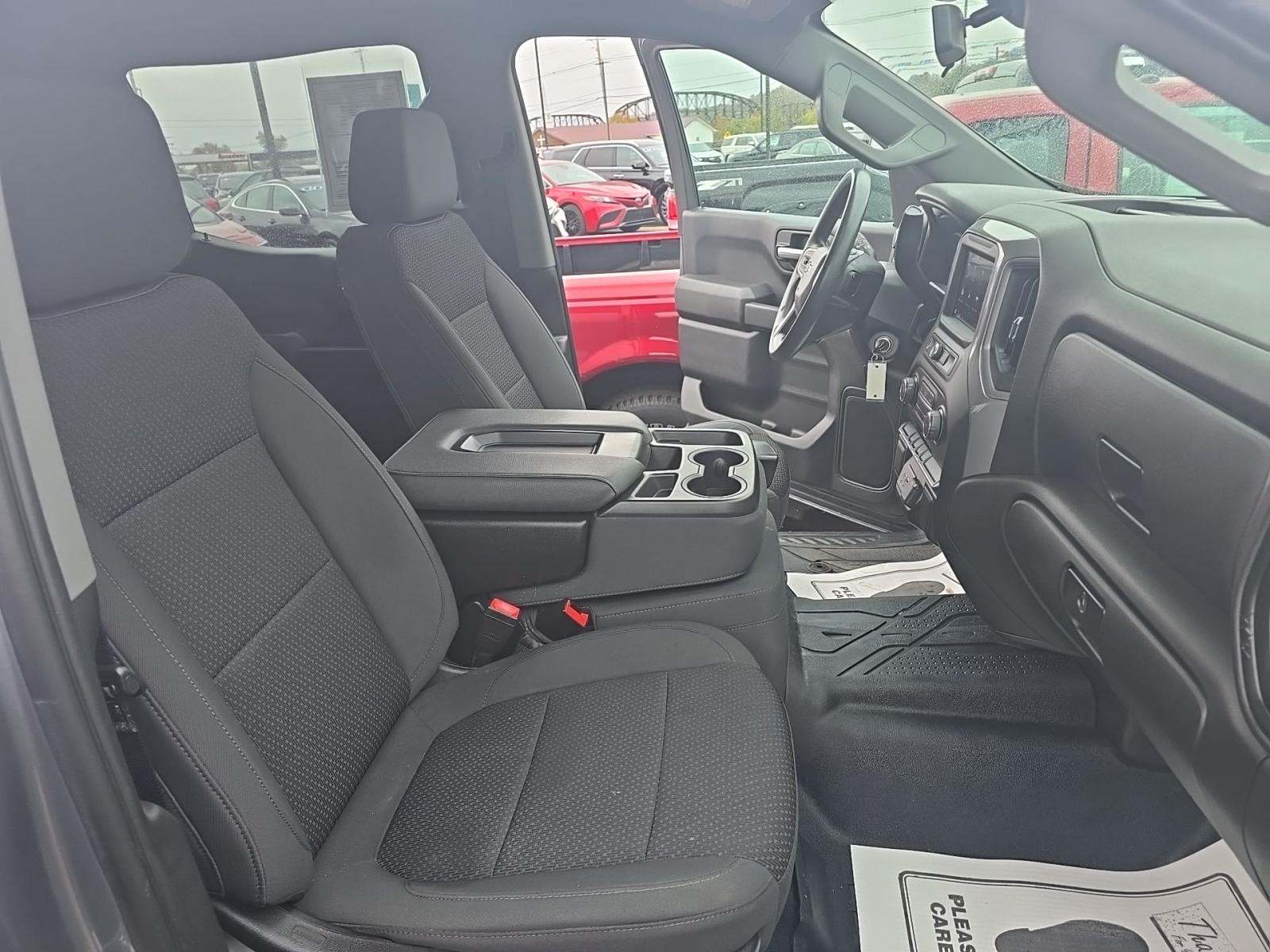 2022 Chevrolet Silverado 1500 Custom AWD