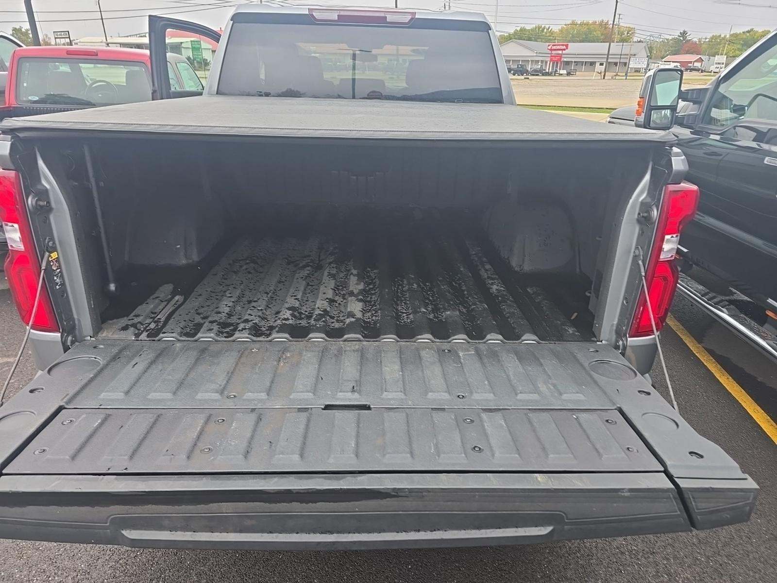 2022 Chevrolet Silverado 1500 Custom AWD