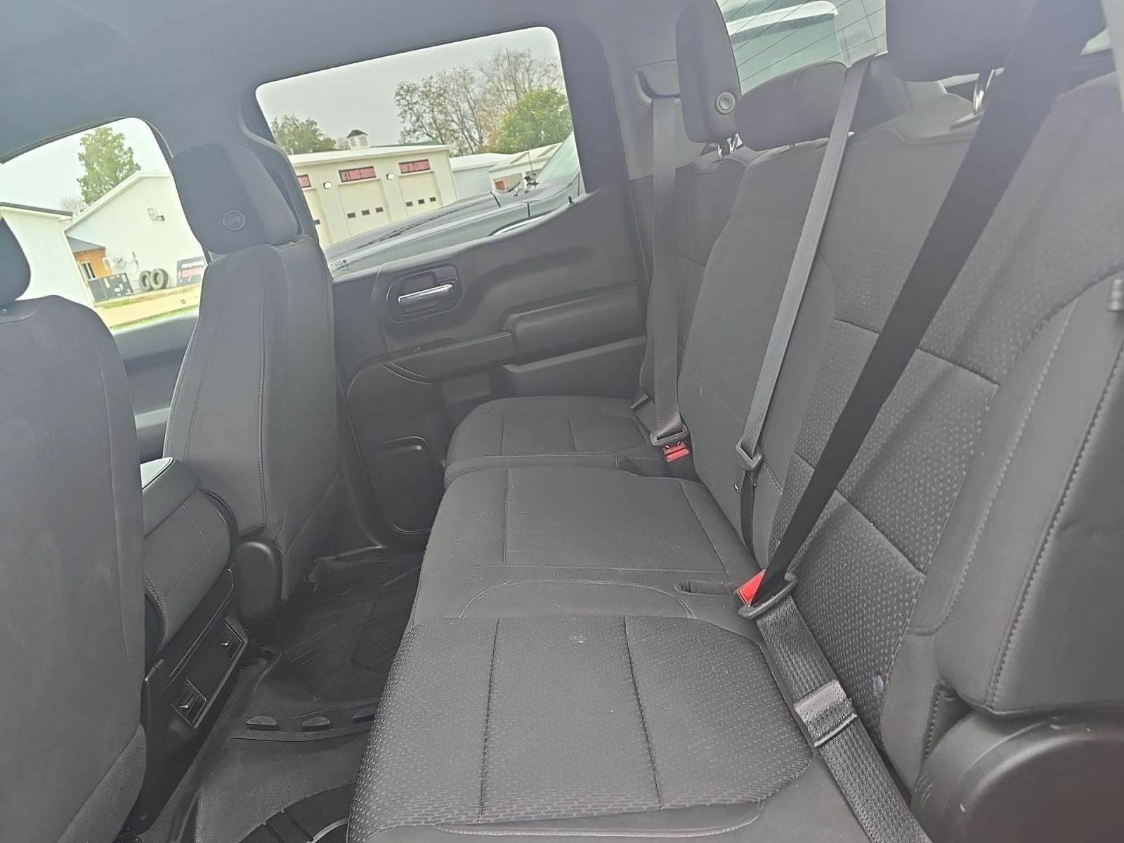 2022 Chevrolet Silverado 1500 Custom AWD