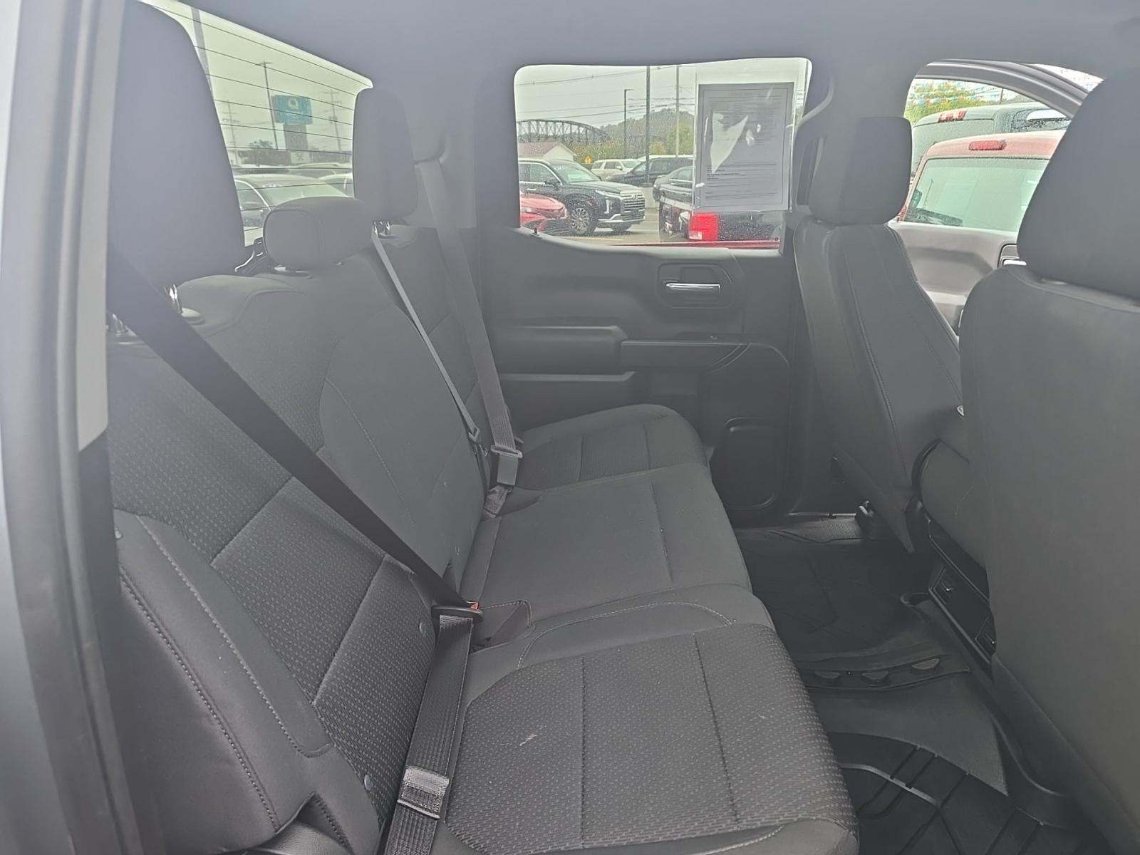 2022 Chevrolet Silverado 1500 Custom AWD