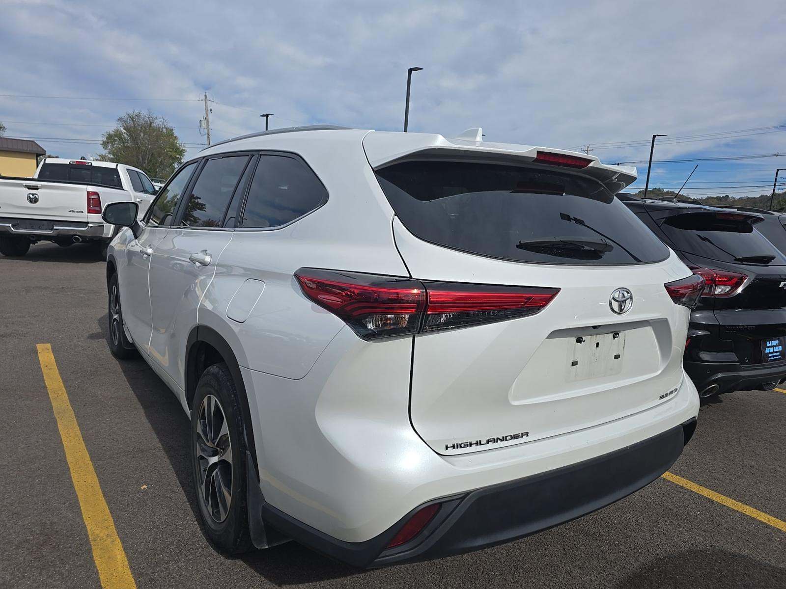 2023 Toyota Highlander XLE AWD