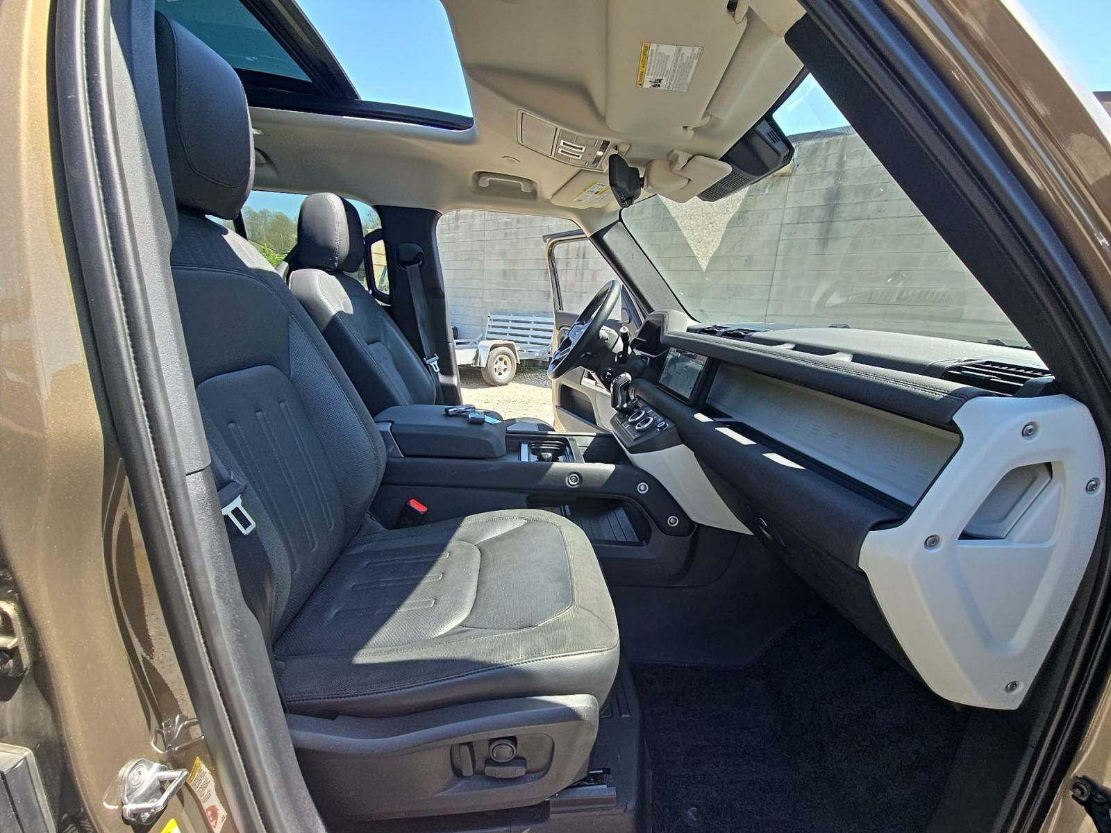 2020 Land Rover Defender 110 SE AWD