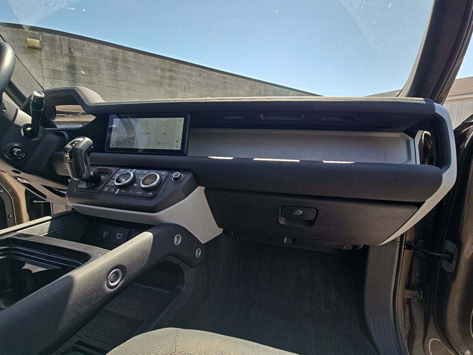 2020 Land Rover Defender 110 SE AWD