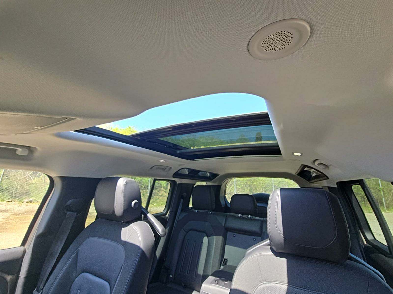 2020 Land Rover Defender 110 SE AWD