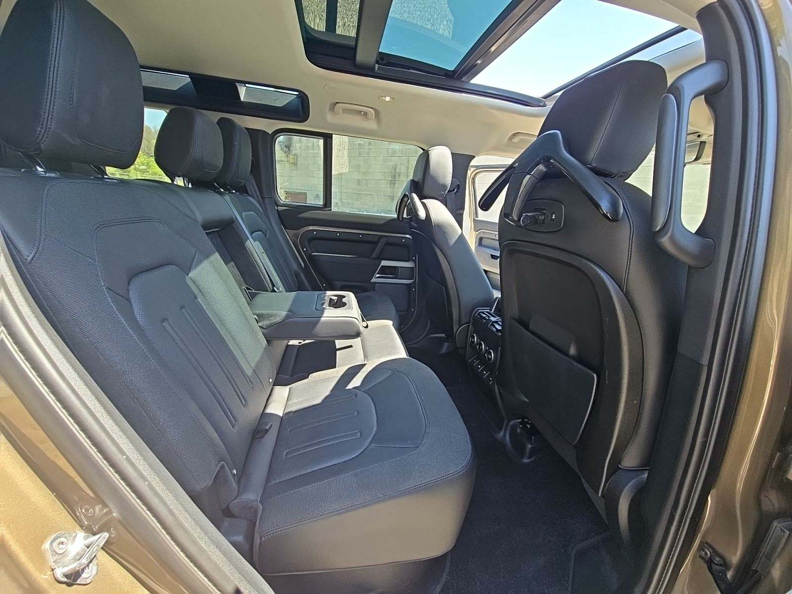 2020 Land Rover Defender 110 SE AWD