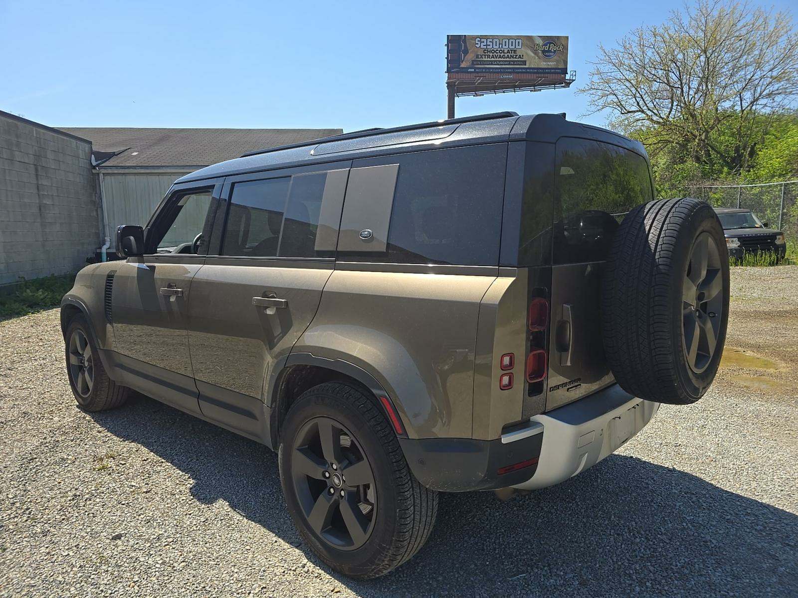 2020 Land Rover Defender 110 SE AWD