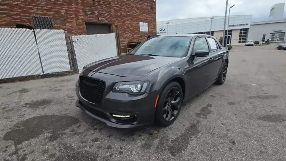 2022 Chrysler 300 Touring L