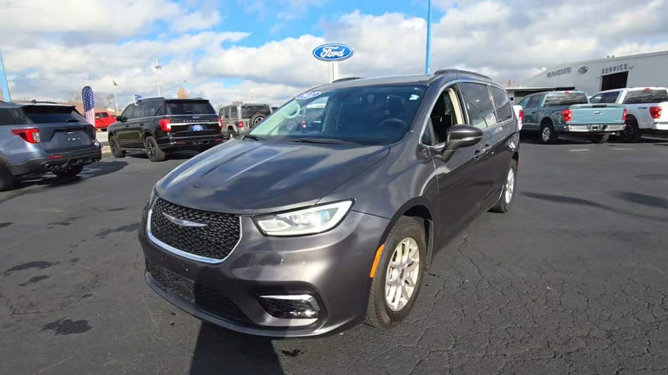 2022 Chrysler Pacifica Touring L 121.6