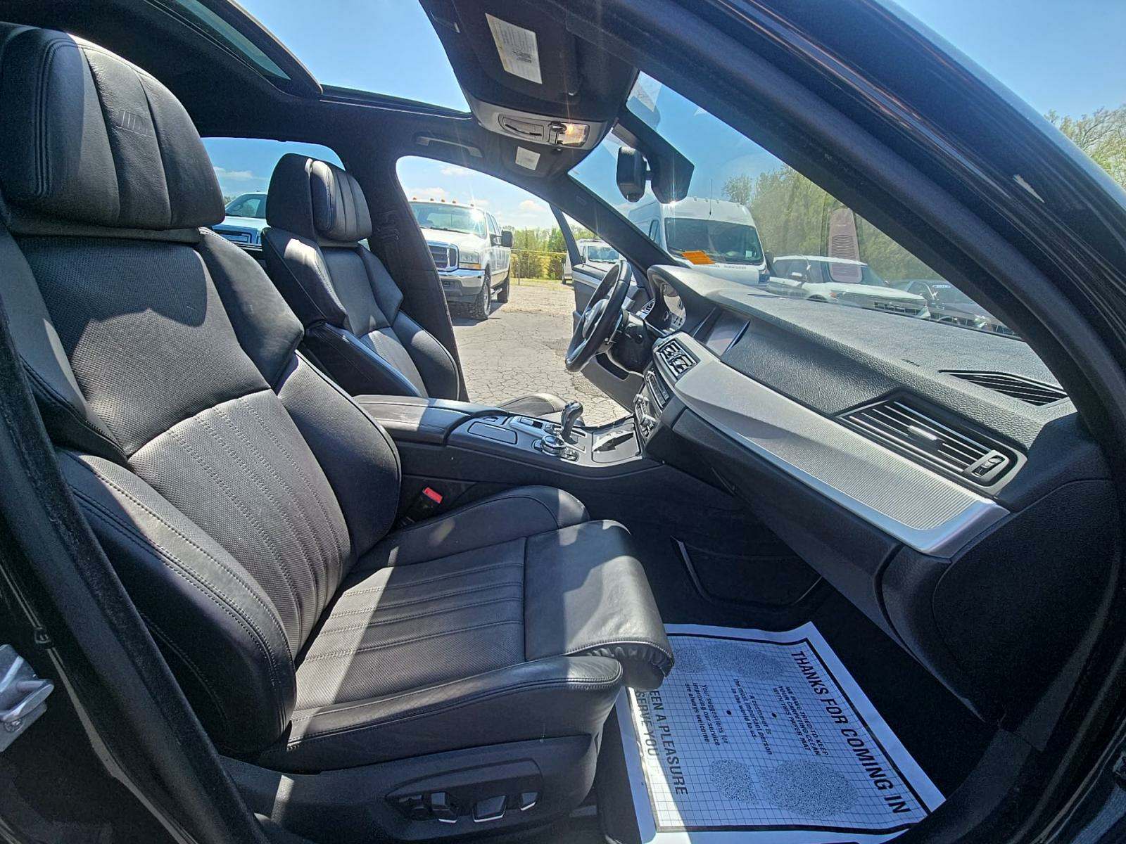 2015 BMW M5 Base RWD