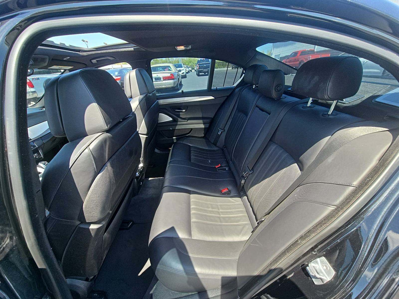 2015 BMW M5 Base RWD