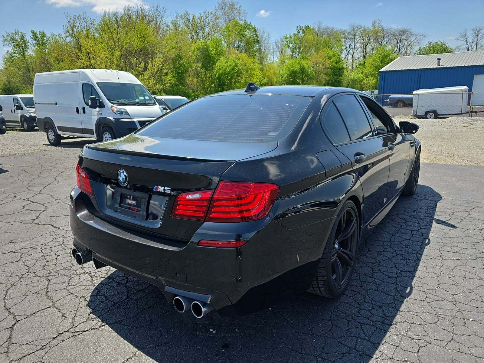 2015 BMW M5 Base RWD