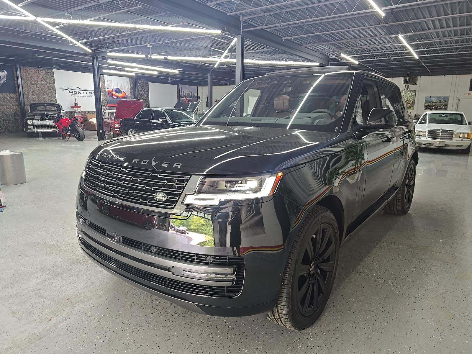 2025 Land Rover Range Rover Plug-In Hybrid SE