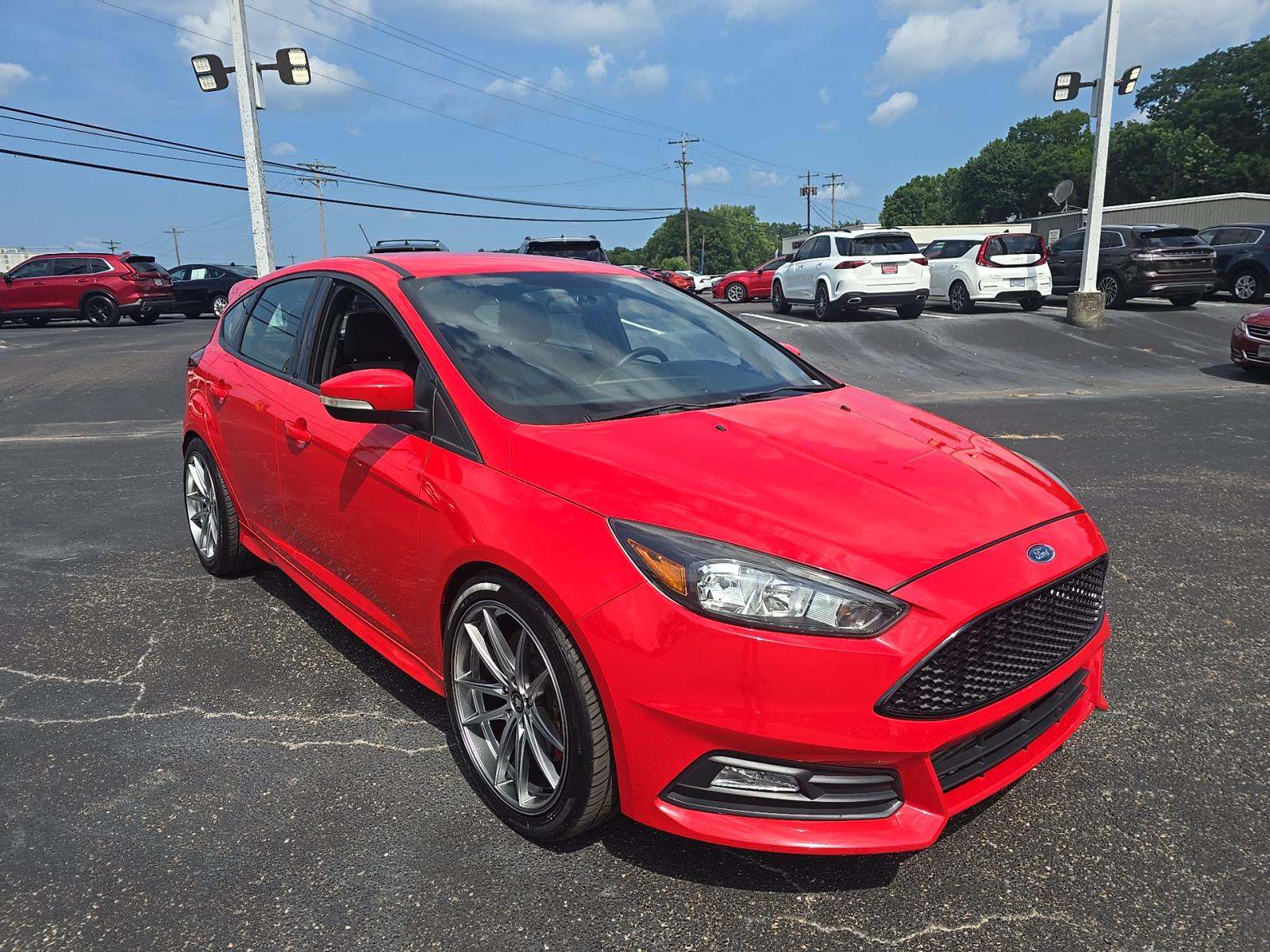2017 Ford Focus ST FWD