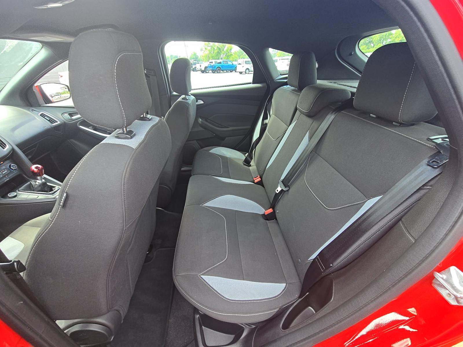 2017 Ford Focus ST FWD