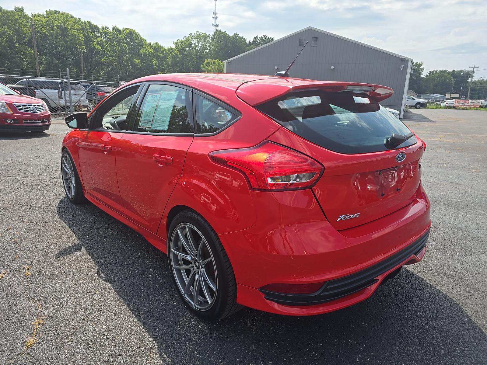 2017 Ford Focus ST FWD
