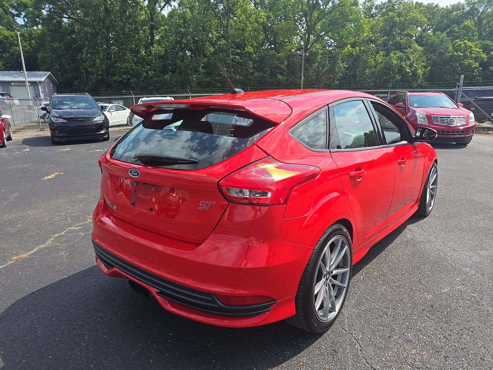 2017 Ford Focus ST FWD