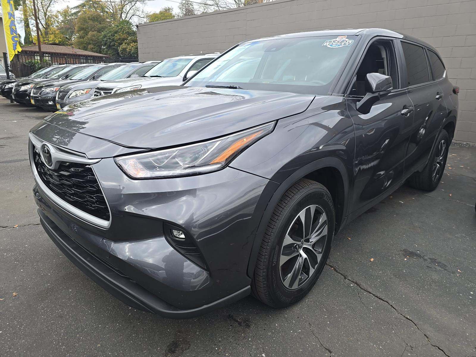 2024 Toyota Highlander LE FWD