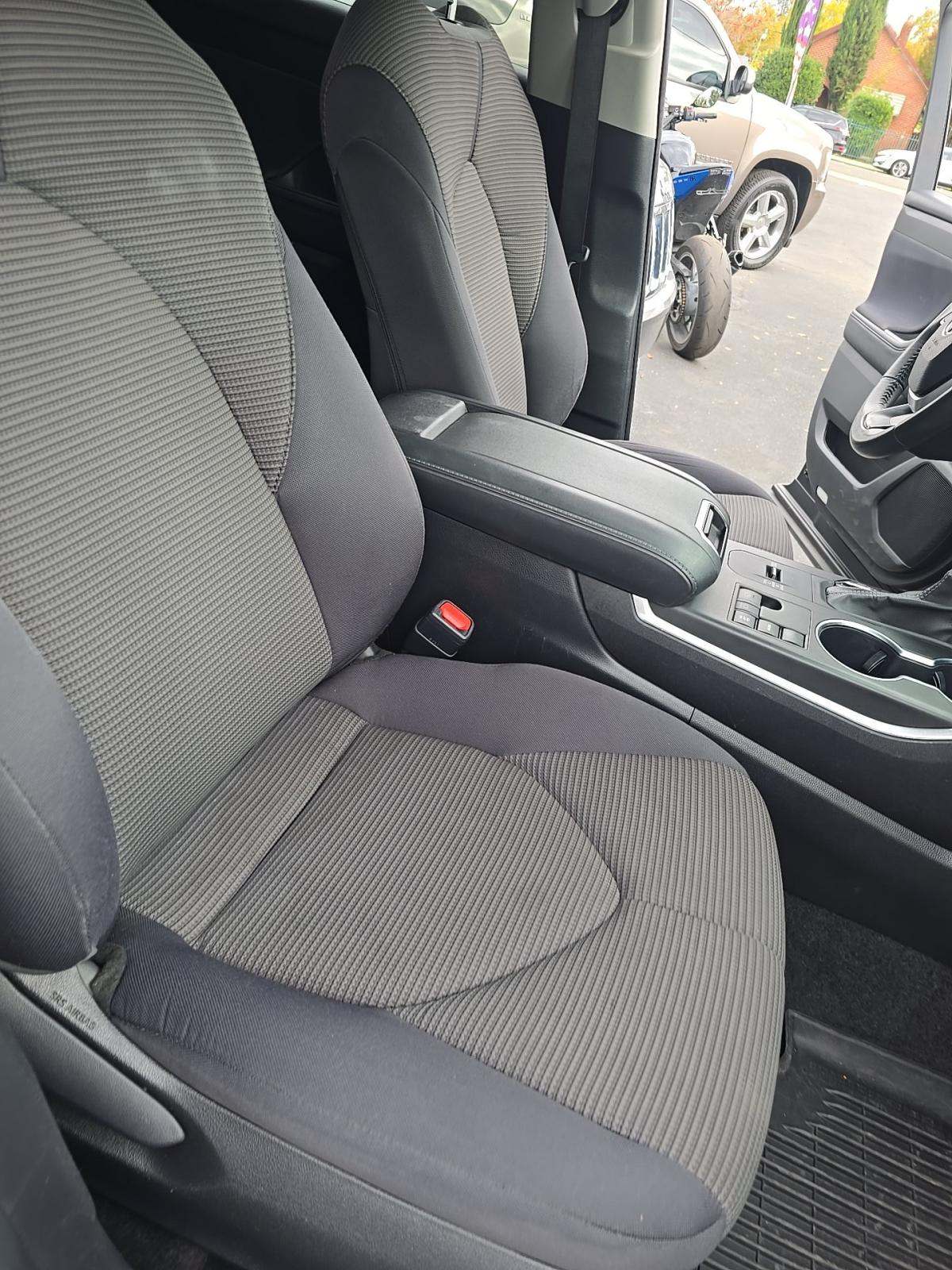 2024 Toyota Highlander LE FWD