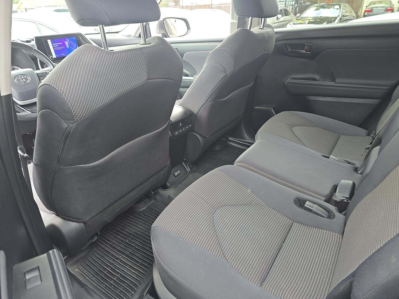 2024 Toyota Highlander LE FWD