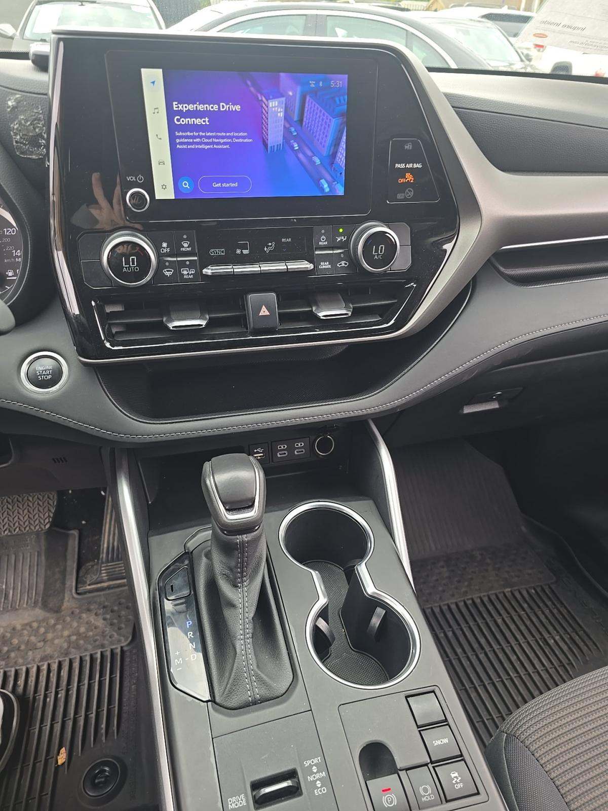 2024 Toyota Highlander LE FWD