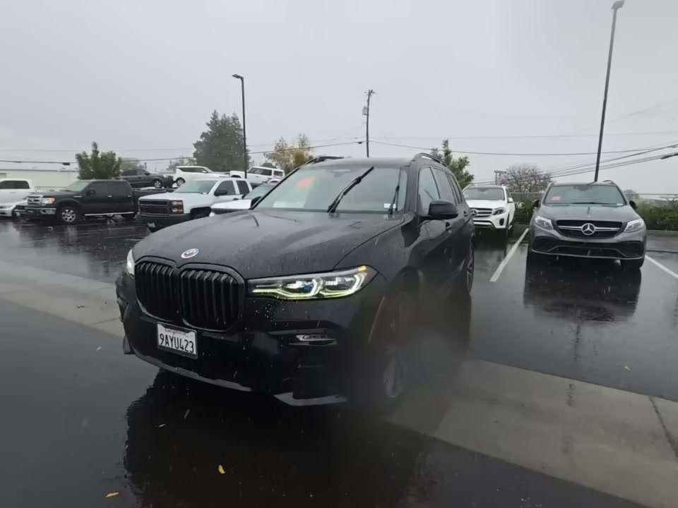 2022 BMW X7 M50i AWD