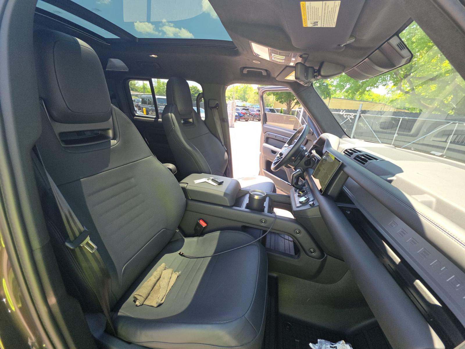2025 Land Rover Defender 110 OCTA Edition One AWD
