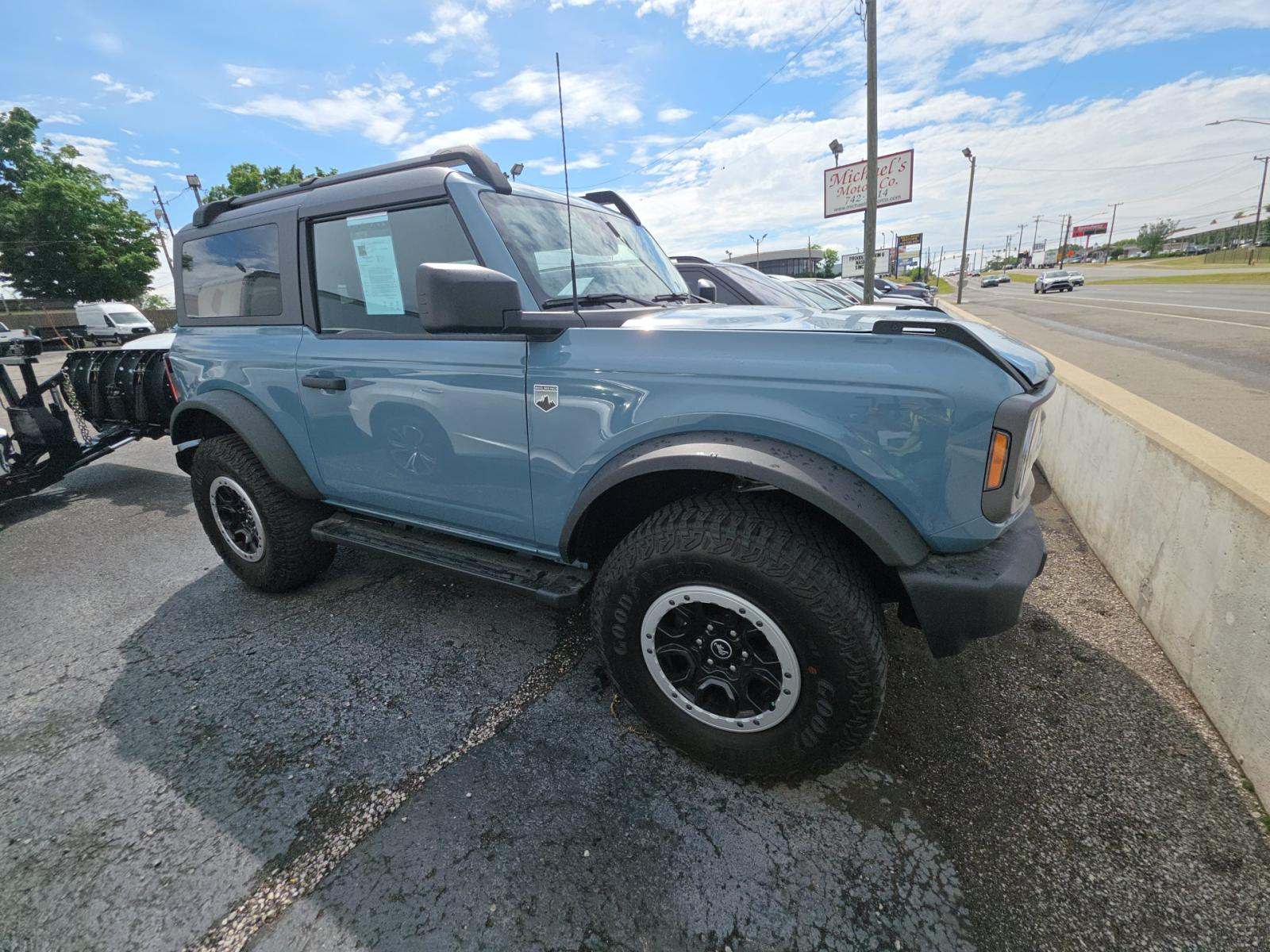 FORD BRONCO - 4