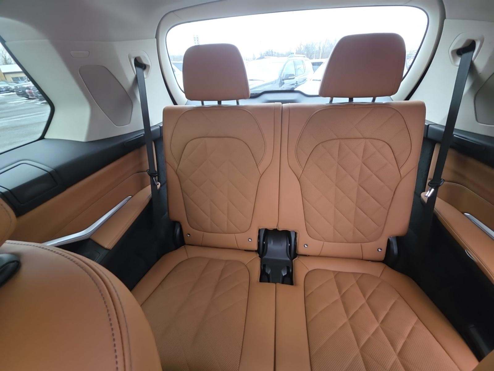 2023 BMW X7 xDrive40i AWD