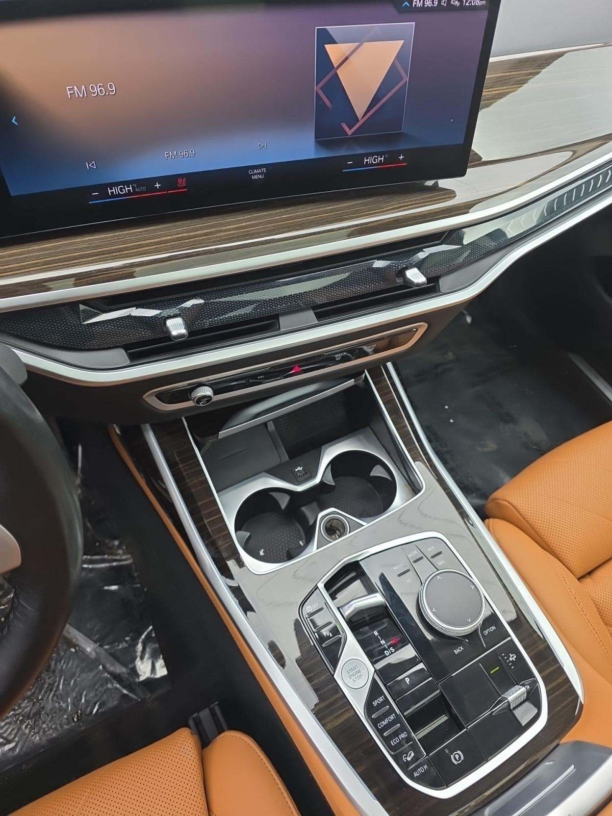 2023 BMW X7 xDrive40i AWD