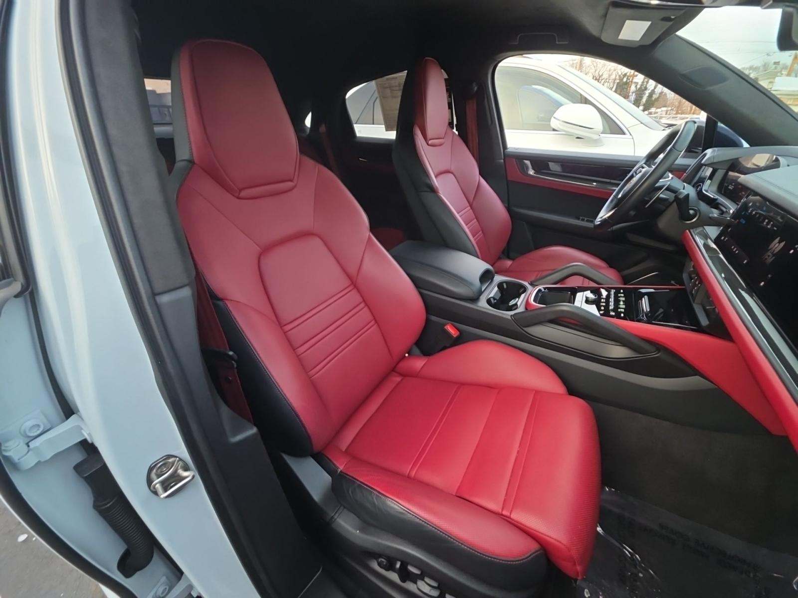 Porsche Cayenne Turbo GT снимка Porsche Cayenne Turbo GT