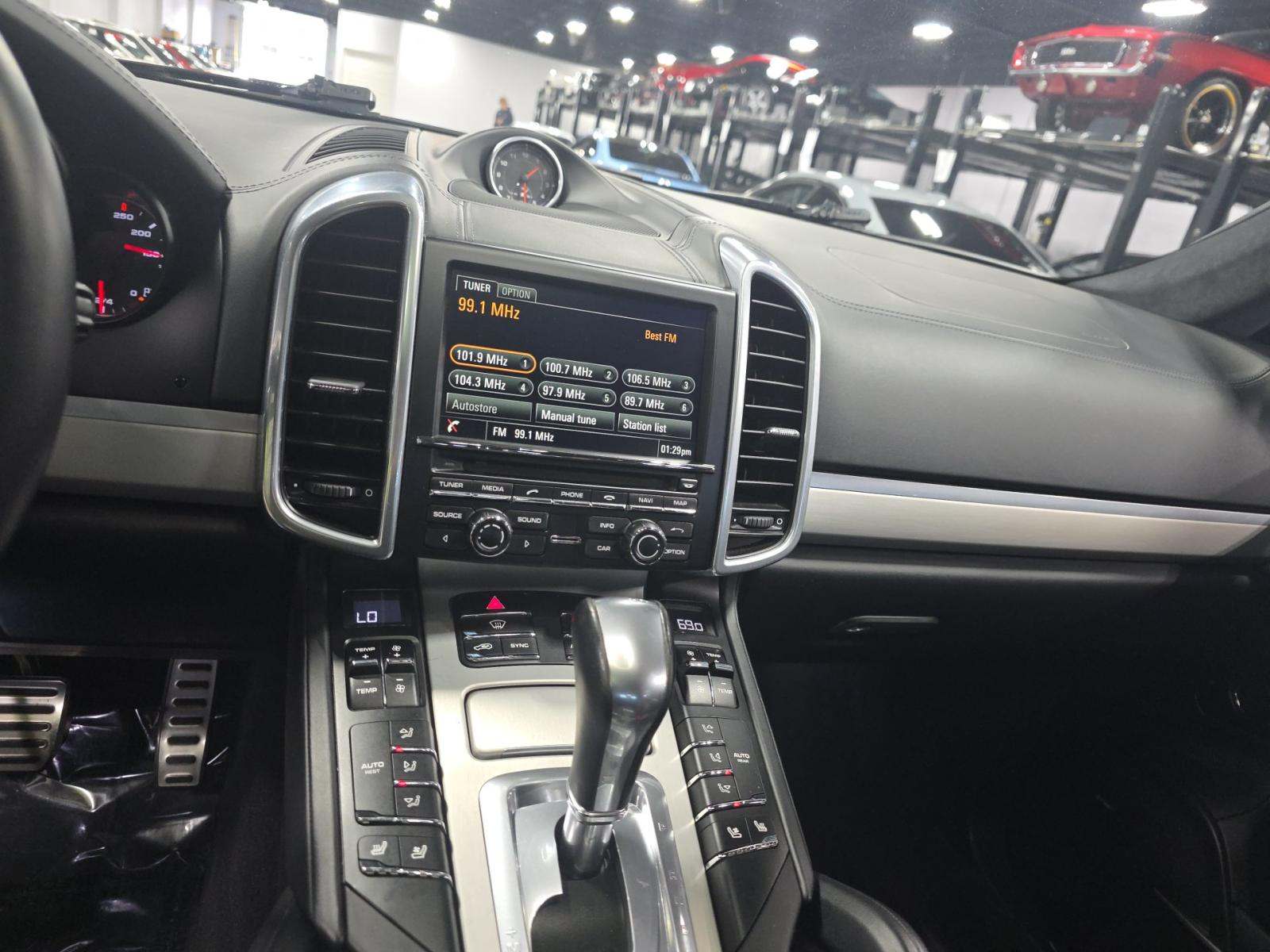 PORSCHE CAYENNE - 10