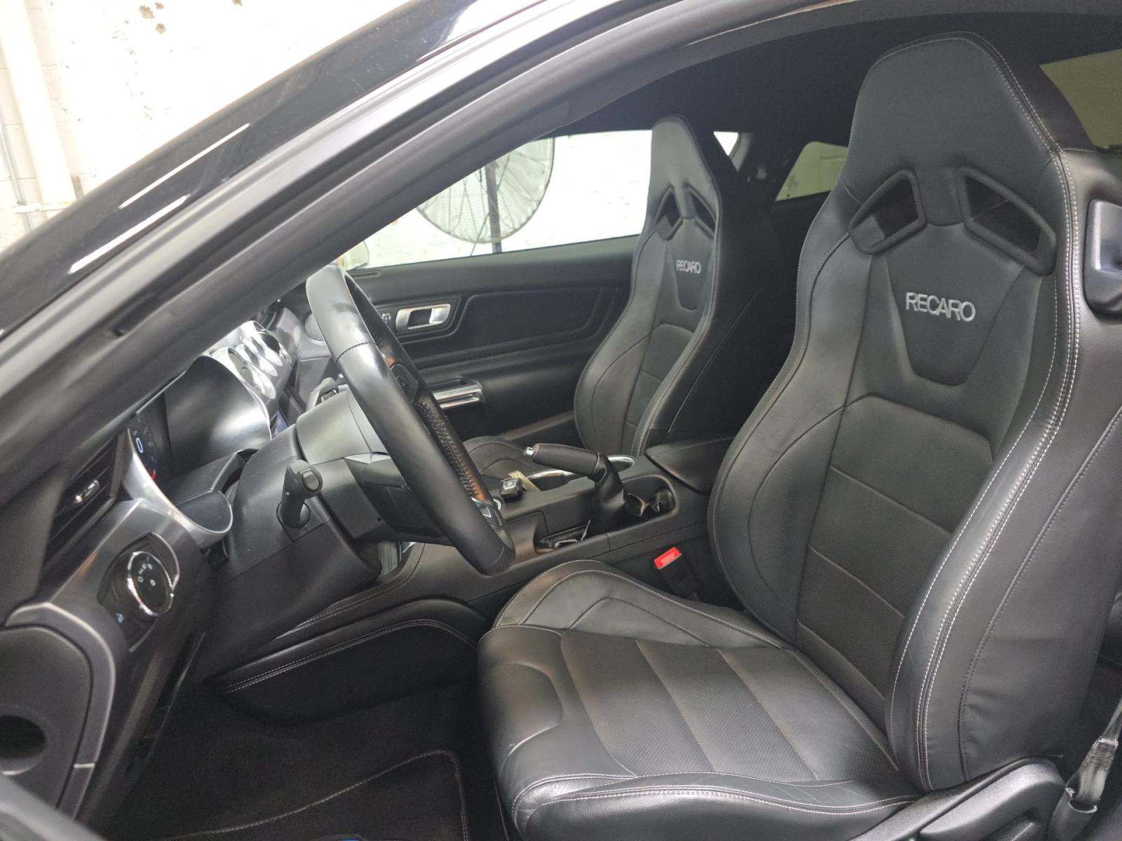 FORD MUSTANG - 6