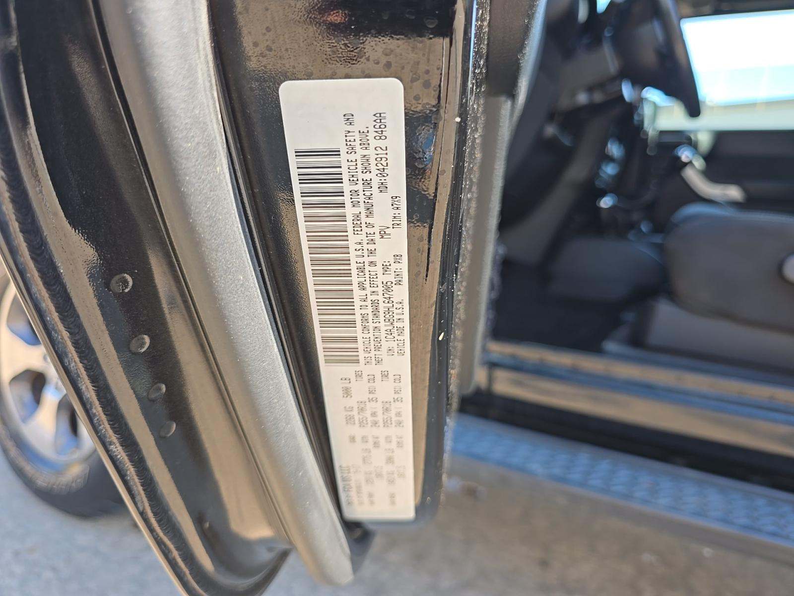 2017 Jeep Wrangler Sahara AWD