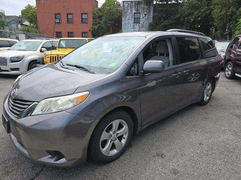 2011 Toyota Sienna LE FWD