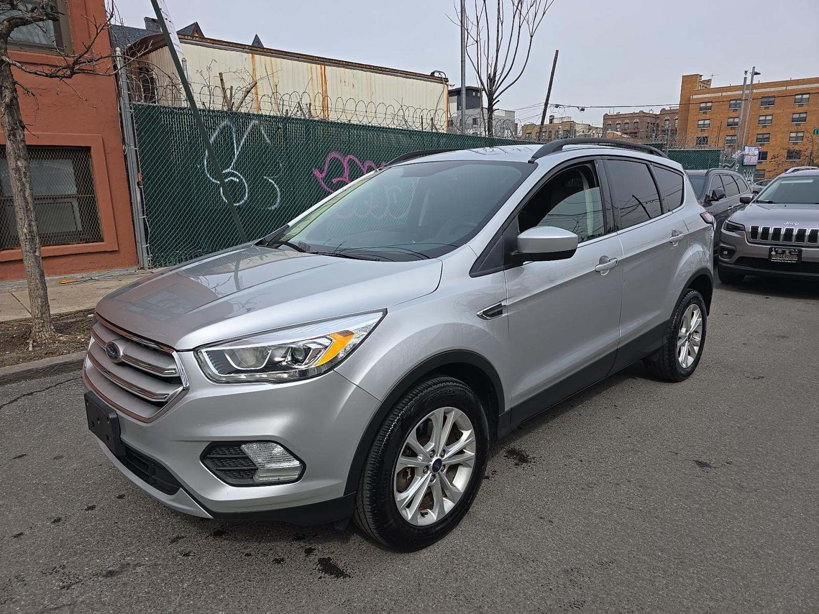 FORD ESCAPE - 1