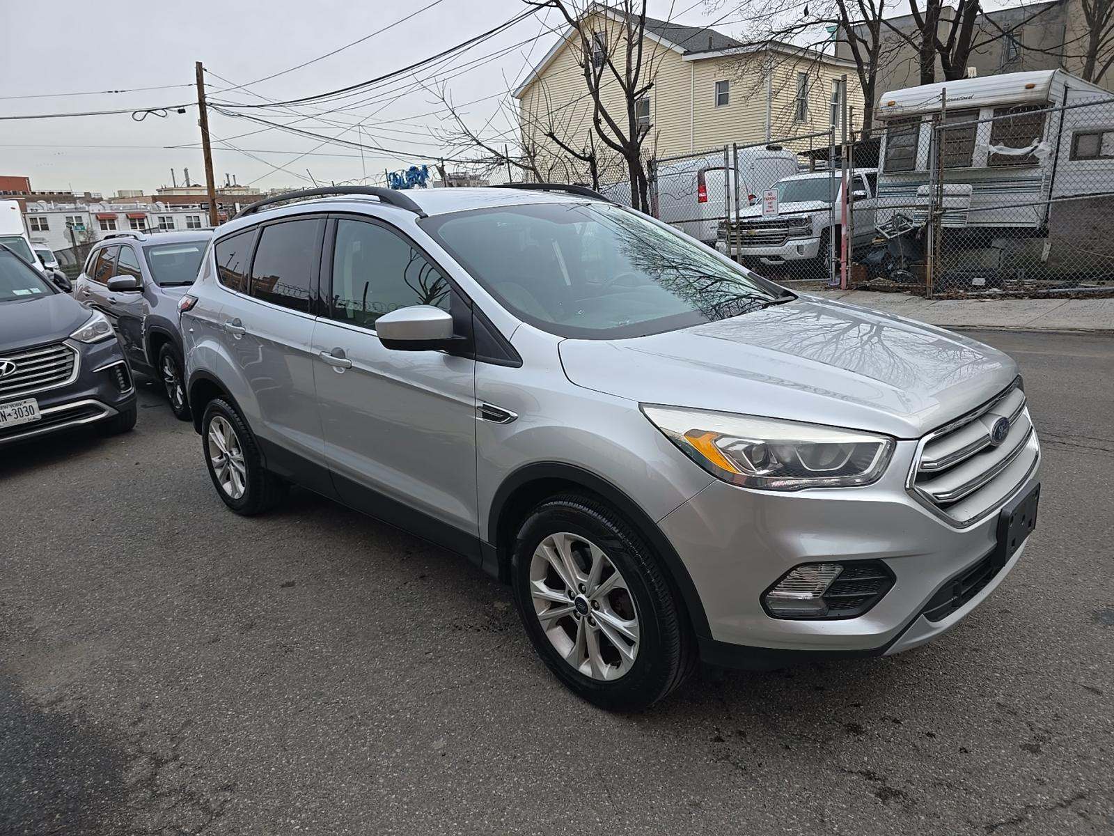 FORD ESCAPE - 4