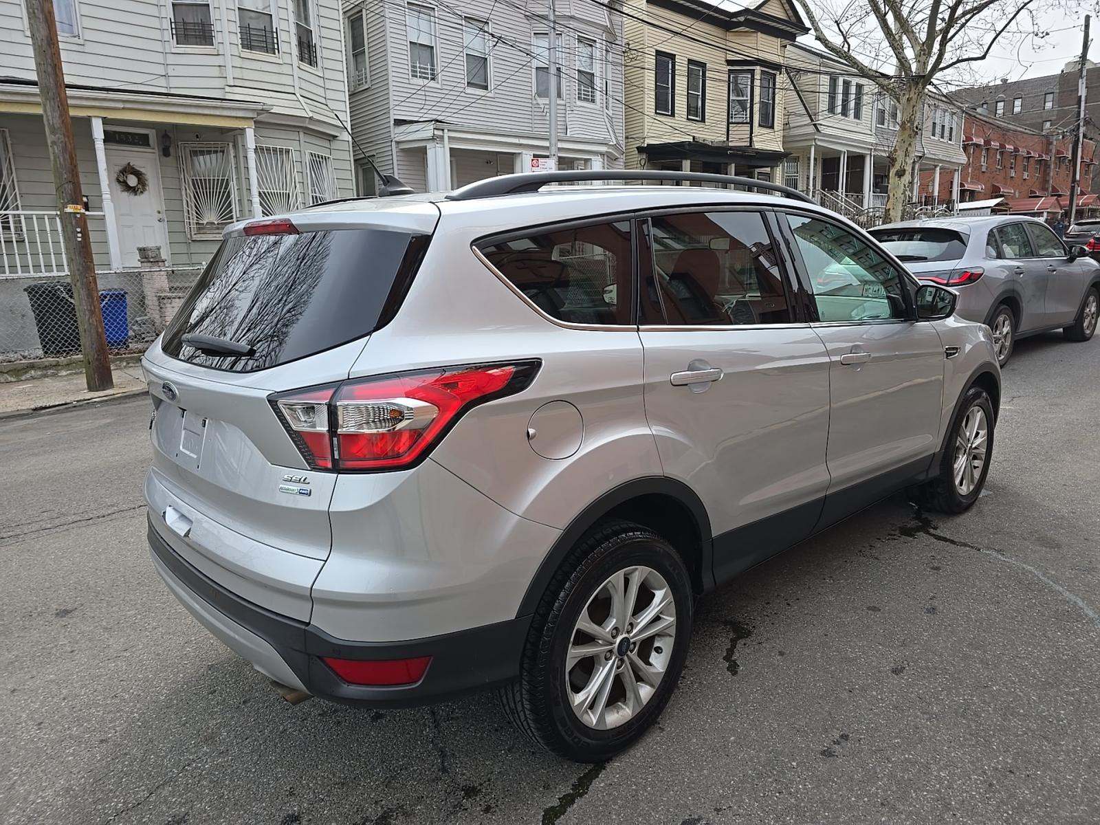 FORD ESCAPE - 3