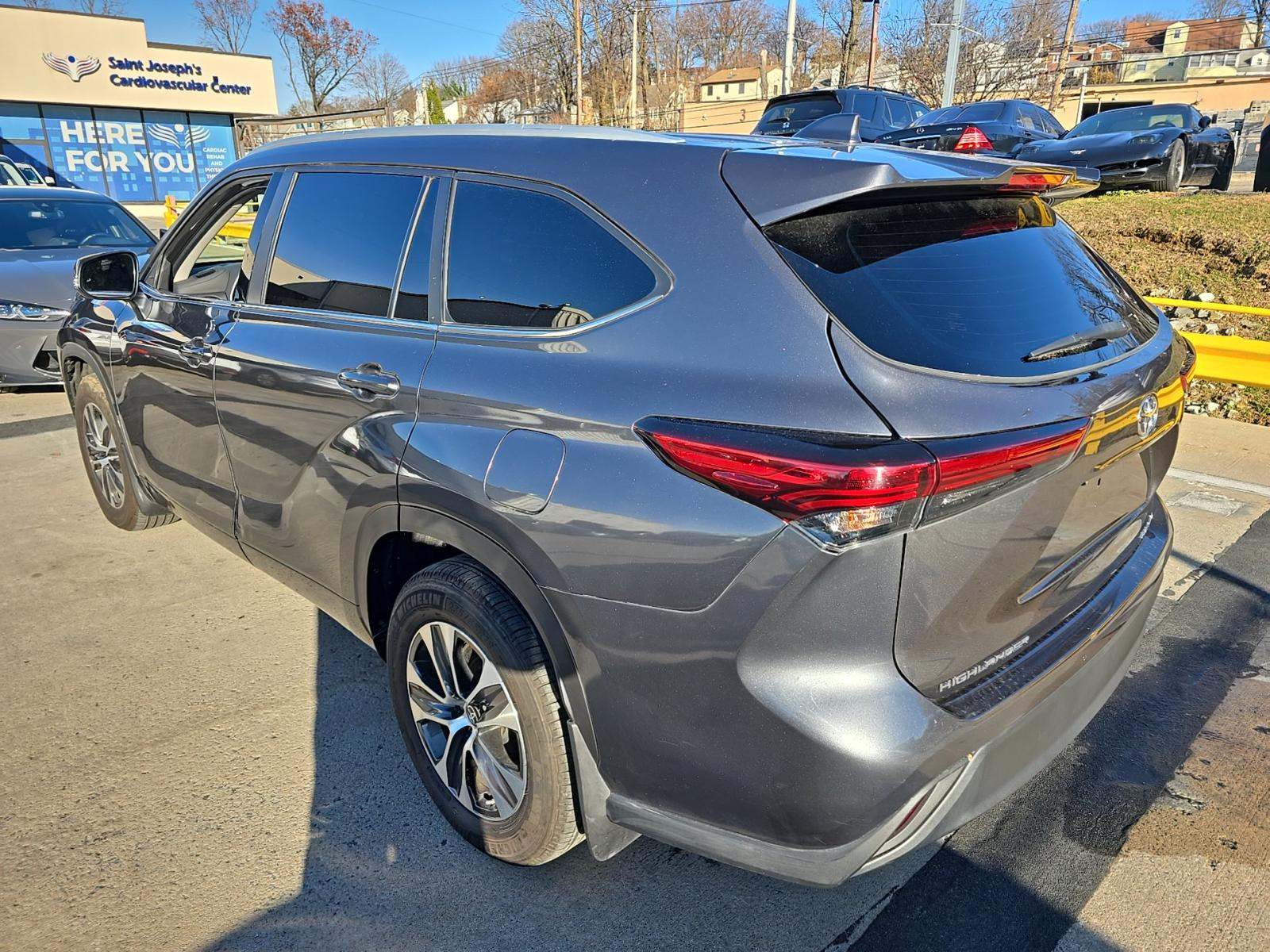 2023 Toyota Highlander XLE AWD