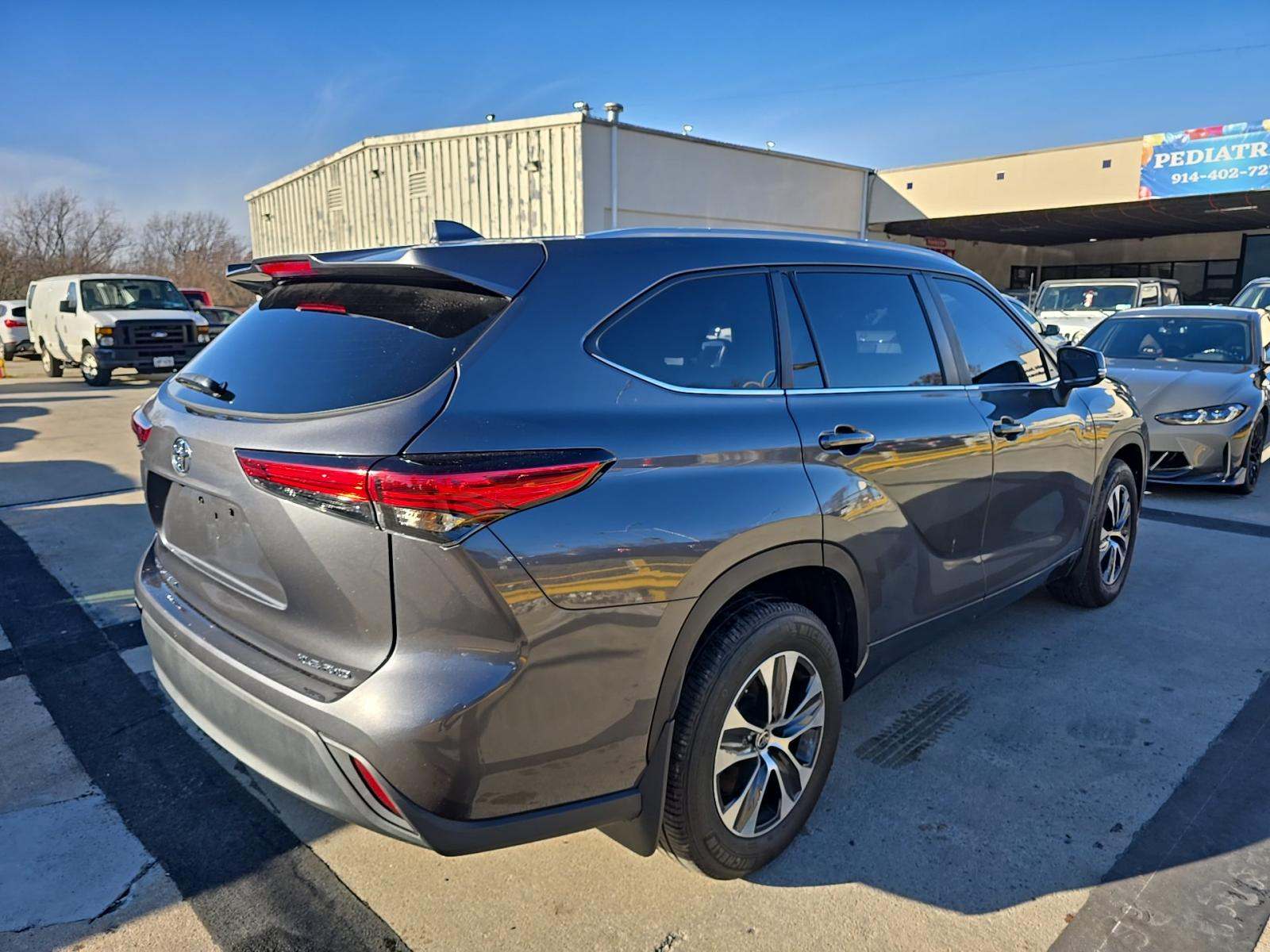 2023 Toyota Highlander XLE AWD