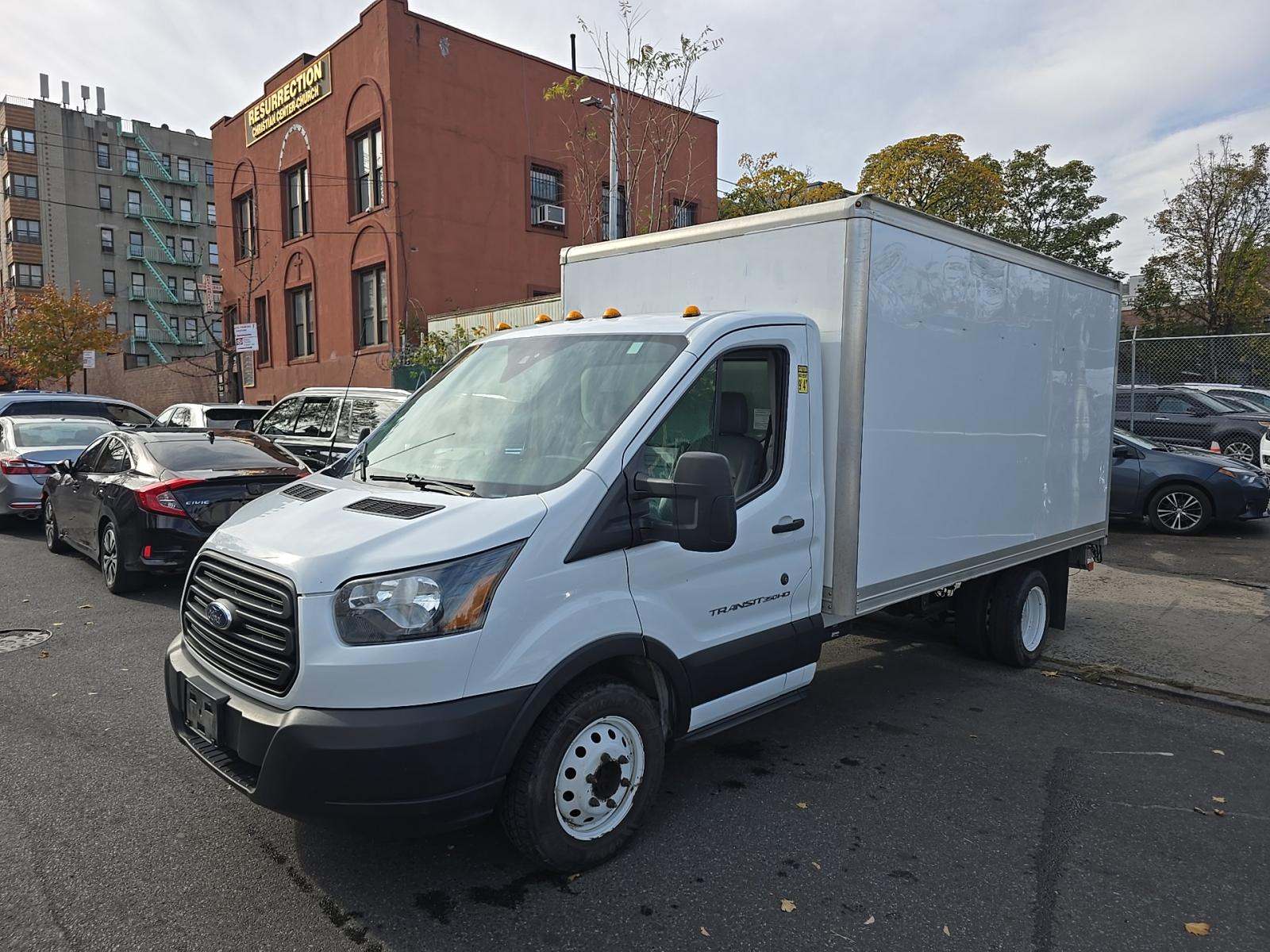 FORD TRANSIT 350 - 1