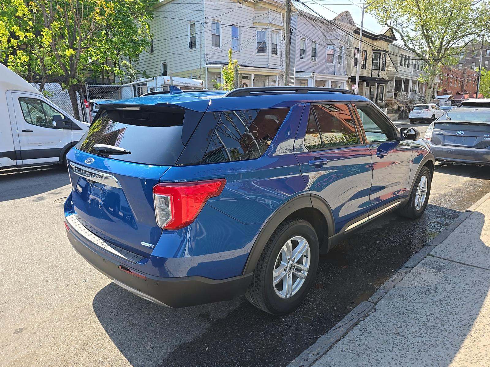 FORD EXPLORER - 3