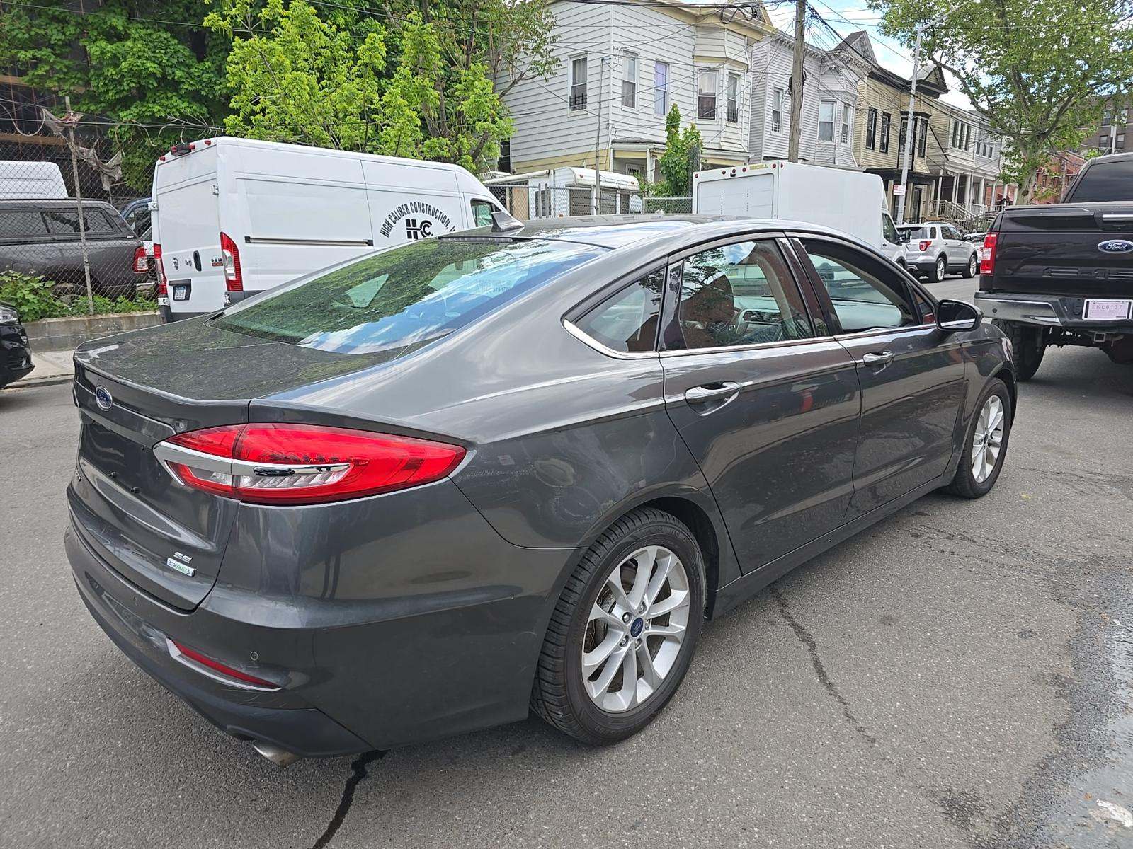 FORD FUSION - 3