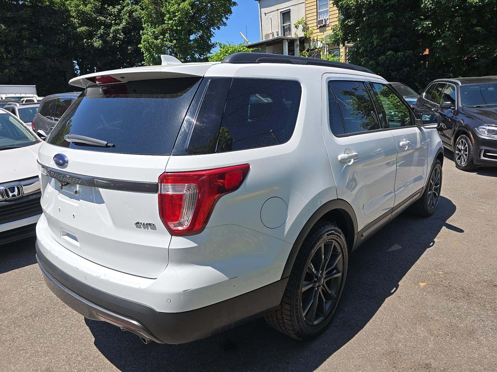 FORD EXPLORER - 3