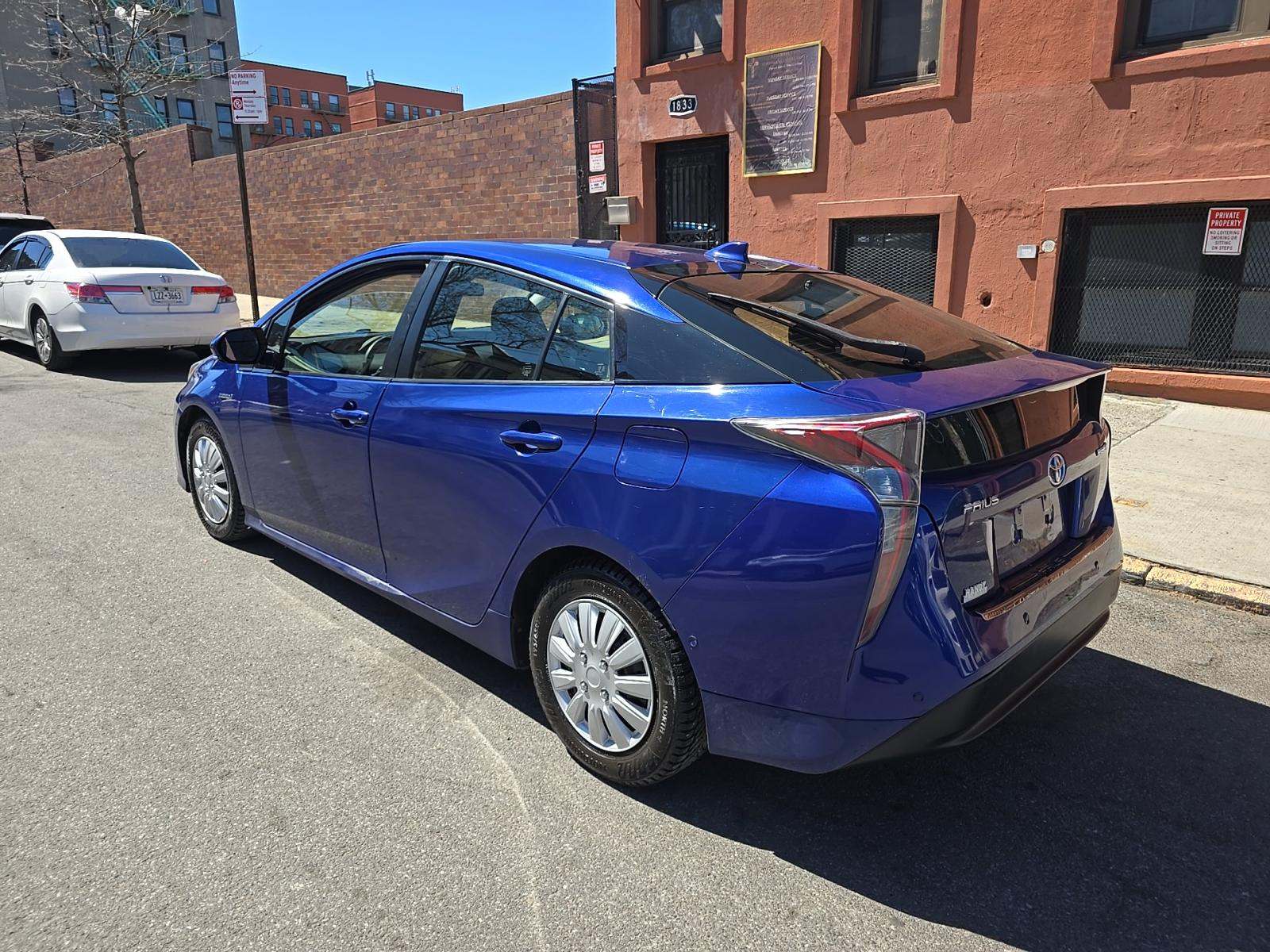 TOYOTA PRIUS - 2