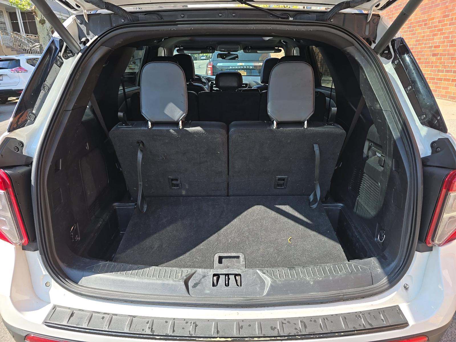2022 Ford Explorer ST-Line AWD